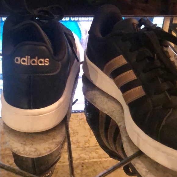 Adidas black & gold Stan Smith - Picture 1 of 6